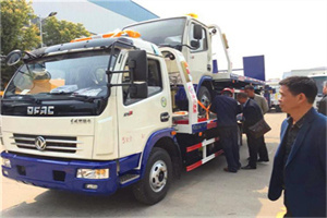 淄博汽车道路救援拖车价格